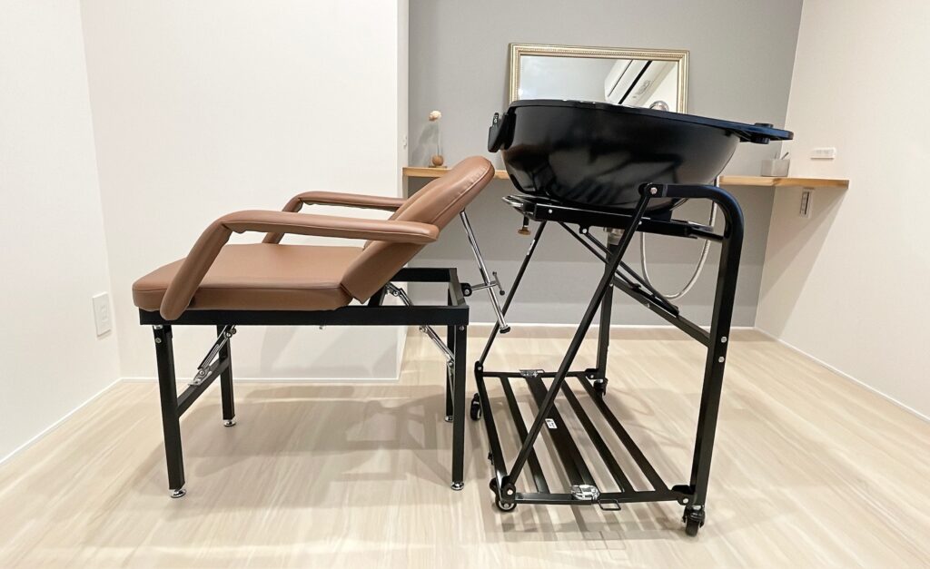 訪問美容のために購入した移動式シャンプー台&椅子セット